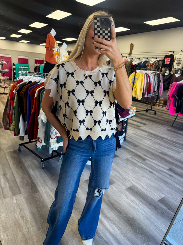 Bow Sweater Cream Black