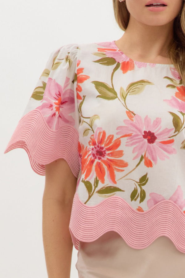Soft Bloom Scallop Top