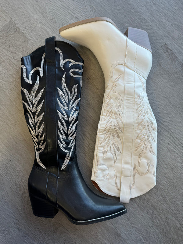 Walkin' Down Broadway at Dawn | Black and Cream Cowgirl Boots