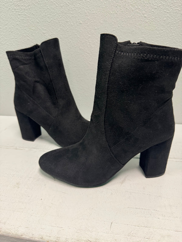 Follow the Season Booties