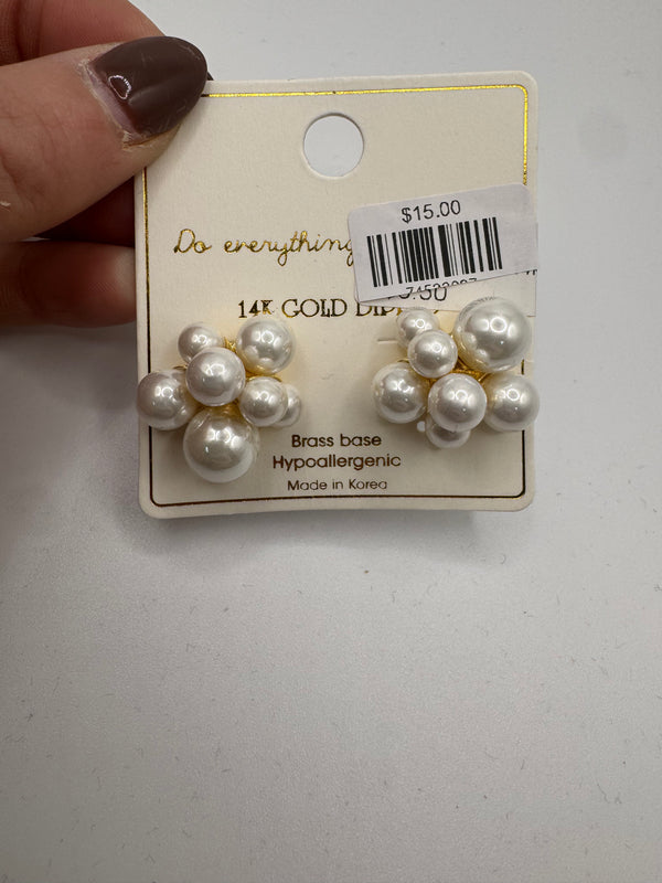 Pearl Cluster Stud