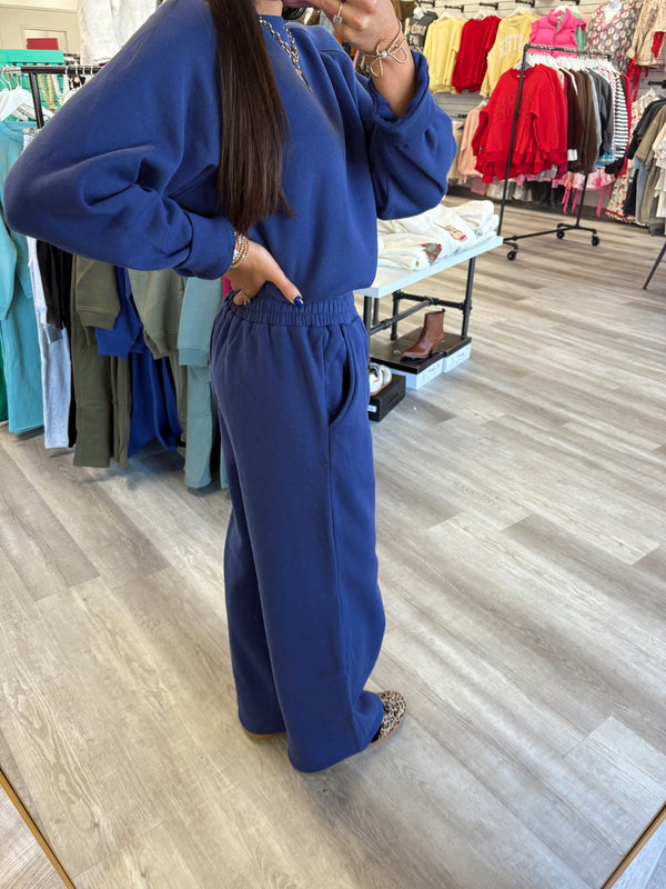 Christmas Deals | Fleece Raglan Sleeve Pullover & Sweatpants Set