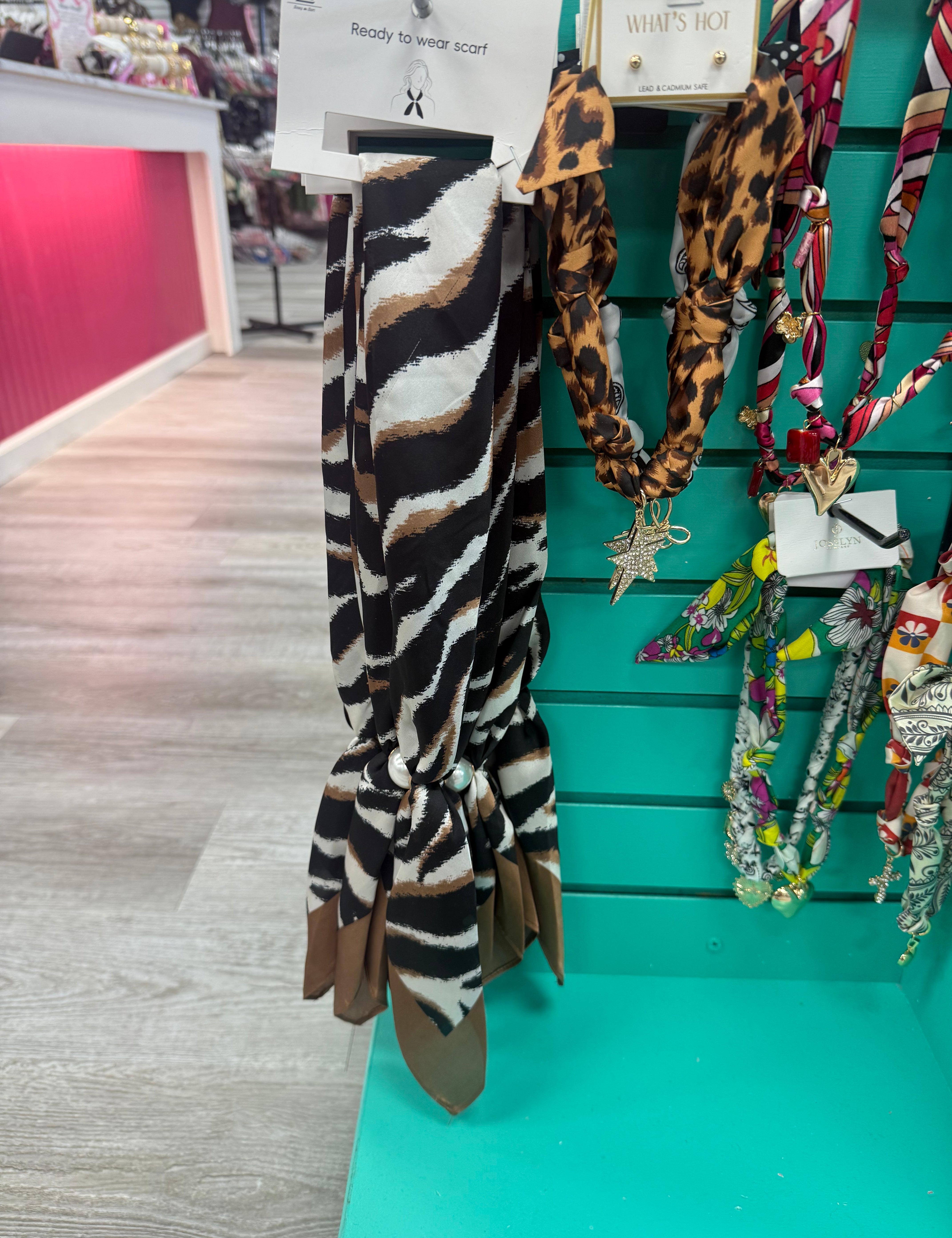 Ready To Wear Magnetic Scarf