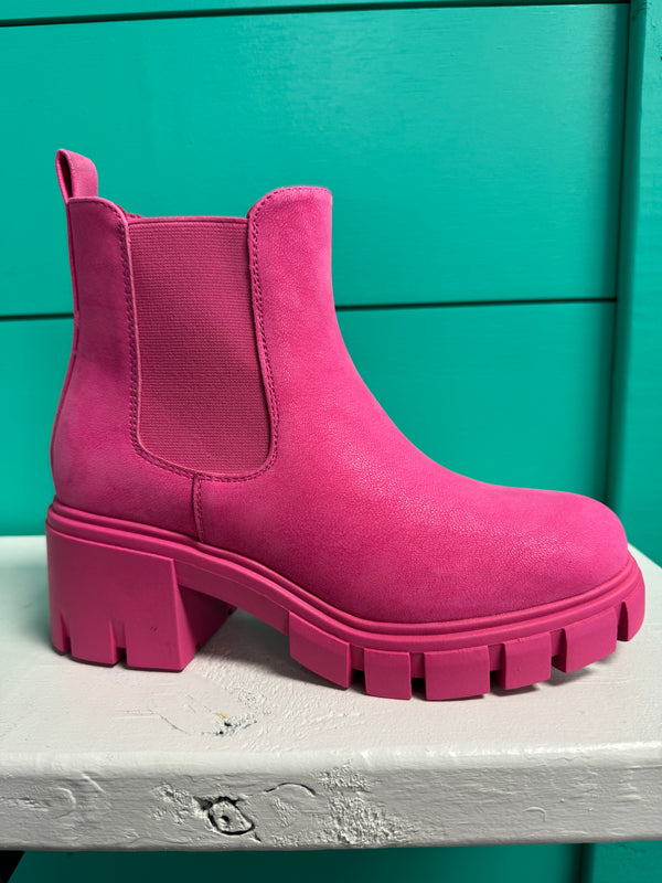 Turning Heads - Pink Boot
